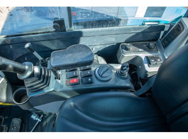 Midiexcavator SUNWARD 60 uf DISPONIBIL PENTRU INCHIRIERE de vanzare